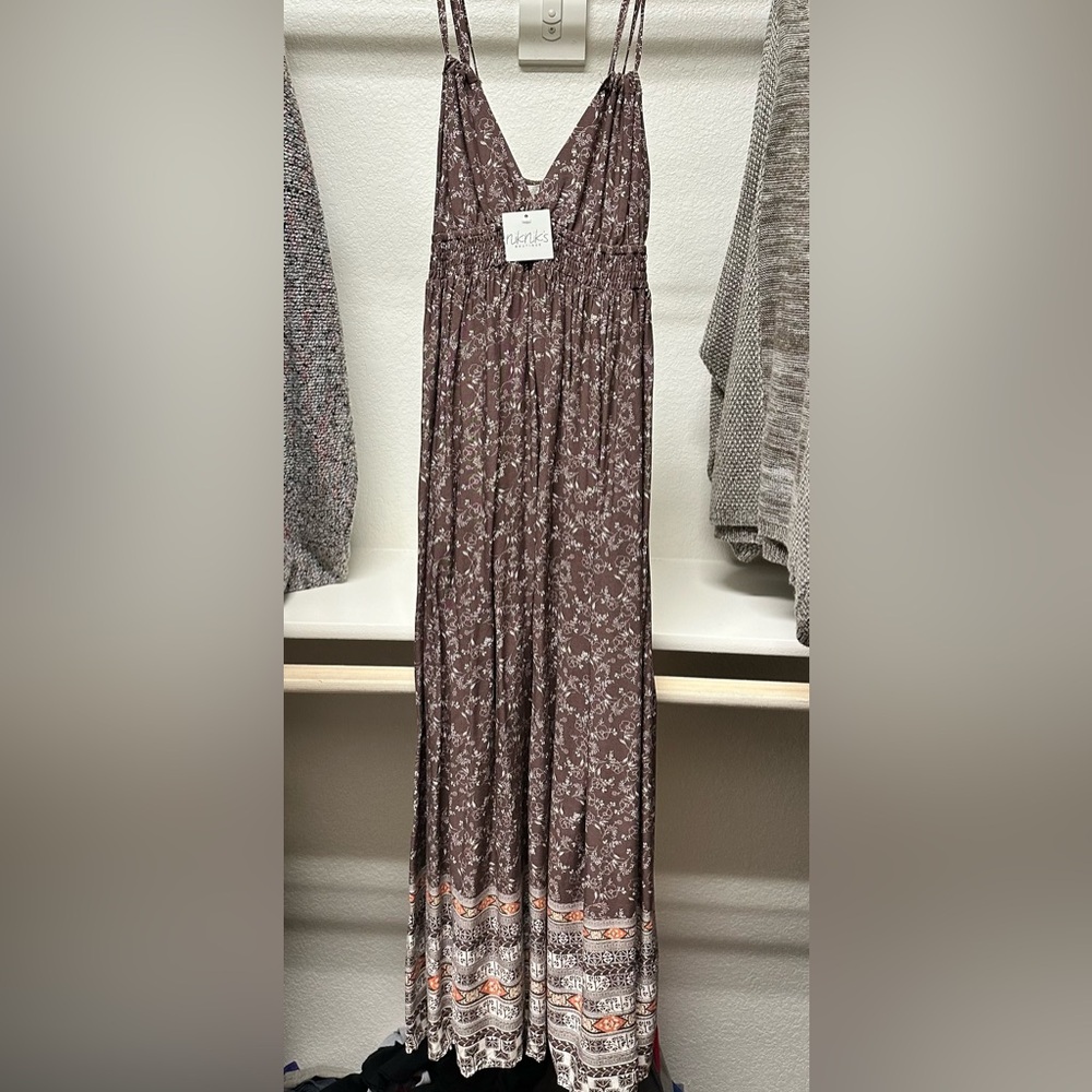 Floral maxi dress - NWT - size small